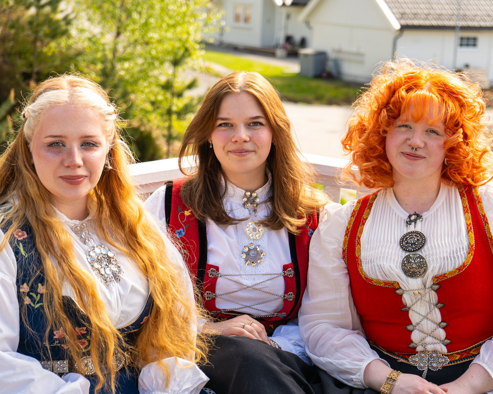 Portrett i festdrakt